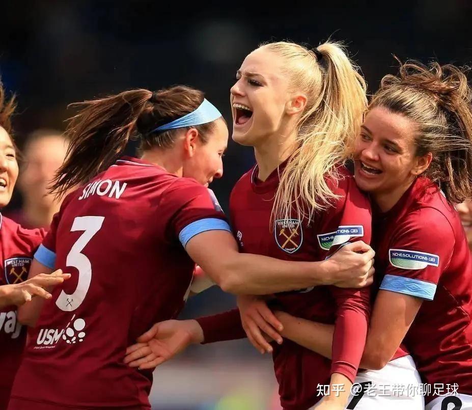 大洋洲女足比赛，豪门球队力压对手，掌声雷动