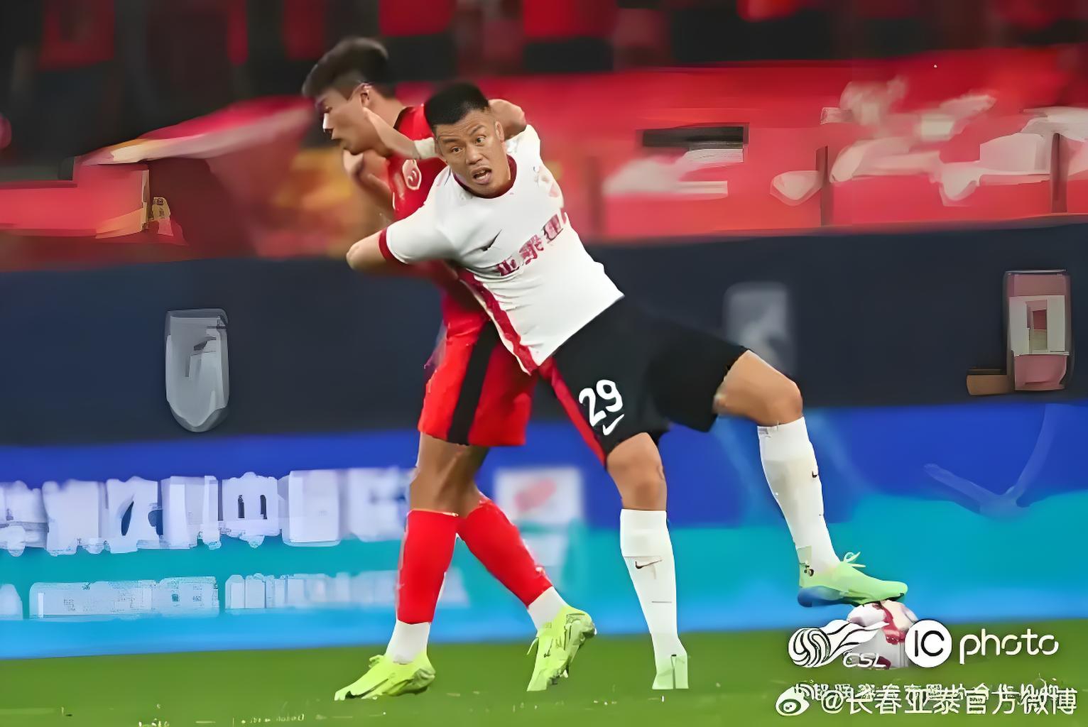 亚泰客场告捷，击败河南建业队，振奋人心