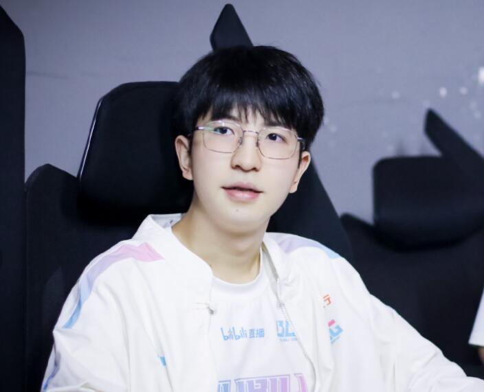 DRX轻取C9,Elk线上压制力十足强强对话淘汰赛,技惊四座 DRX轻取C9,Elk线上压制力十足强强对话淘汰赛,技惊四座