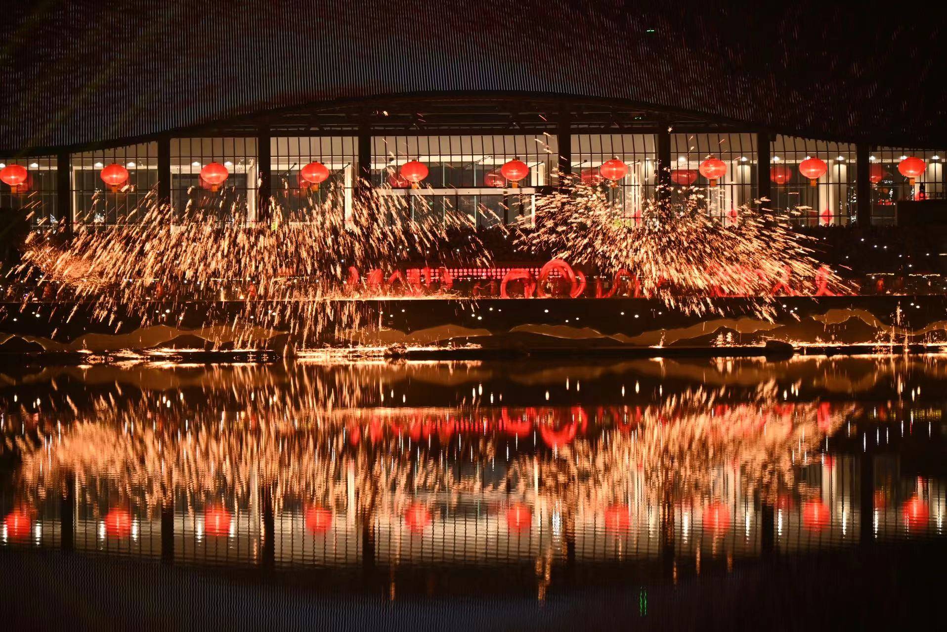 MAD力克T1，Perkz极限生还后反打宿敌对决成都决赛之夜，让粉丝疯狂欢呼