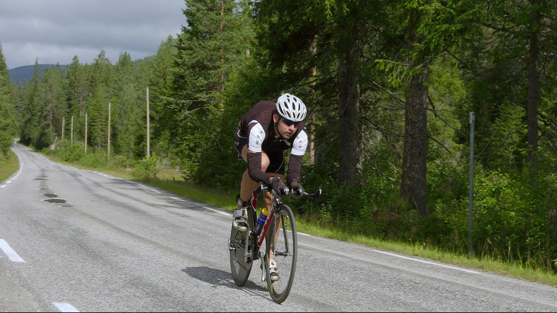 数据沉寂，价值轰鸣，当皮克用防守艺术为瑞典正名